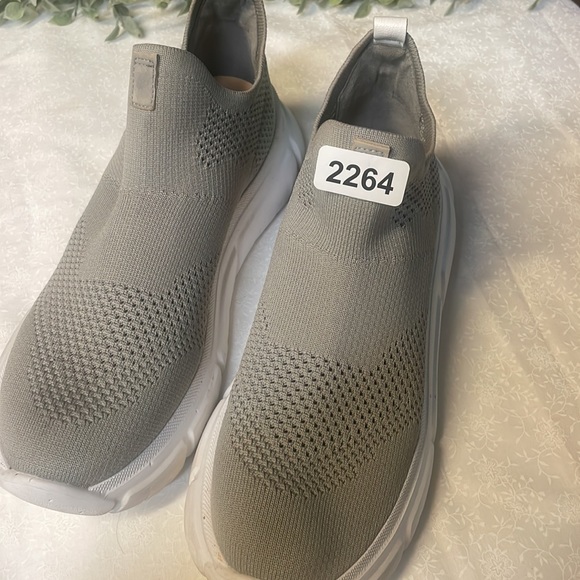 Bootie style tennis shoes - Picture 8 of 8